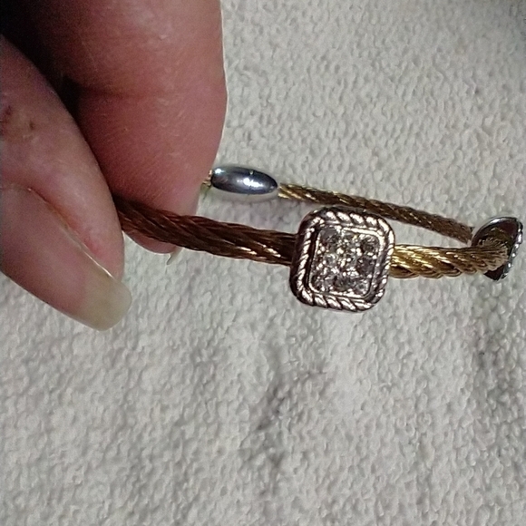 Goldtone silvertone magnetic 🧲 clasp twisted wire cz bracelet - Picture 1 of 6